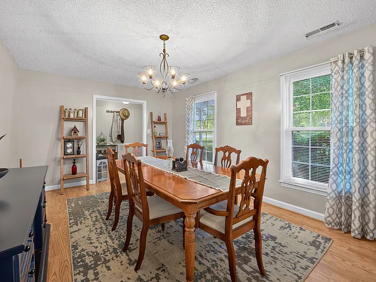 640 Summerest Ct — Photo 27