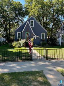 207 W 11th Ave, Mitchell, SD, 57301