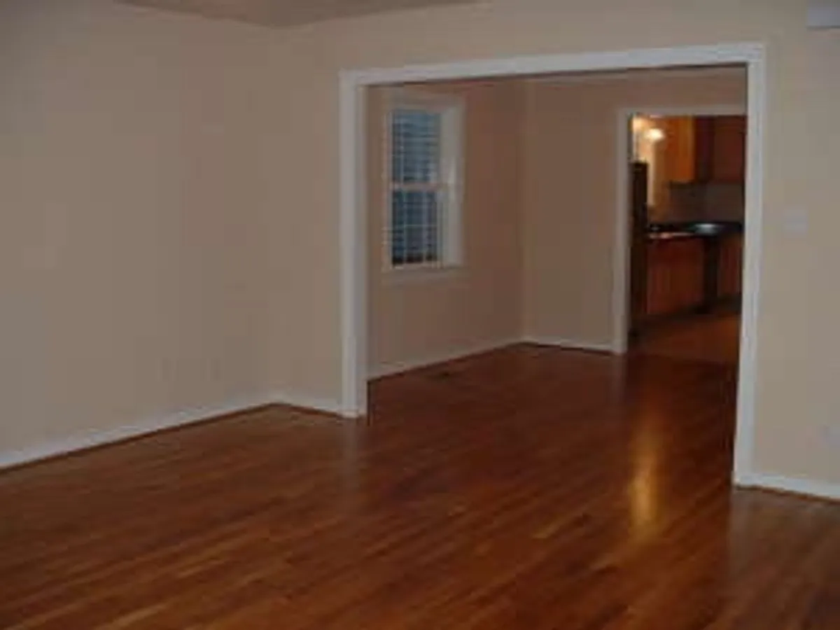 Building Photo - 2114 Parkwood Ave