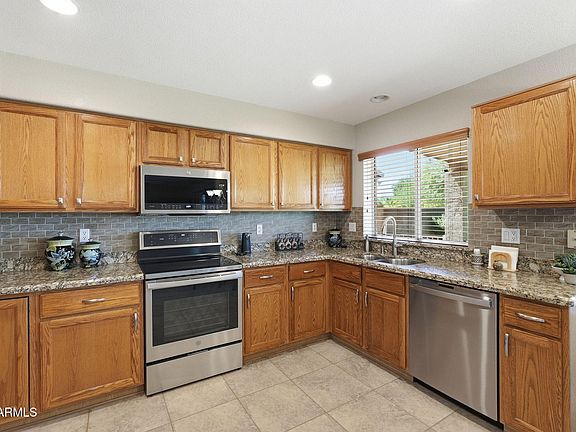 4th image of 16418 N 8TH Avenue