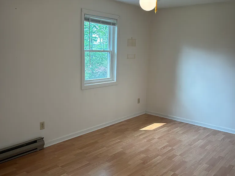 427 Memorial Dr — Photo 10