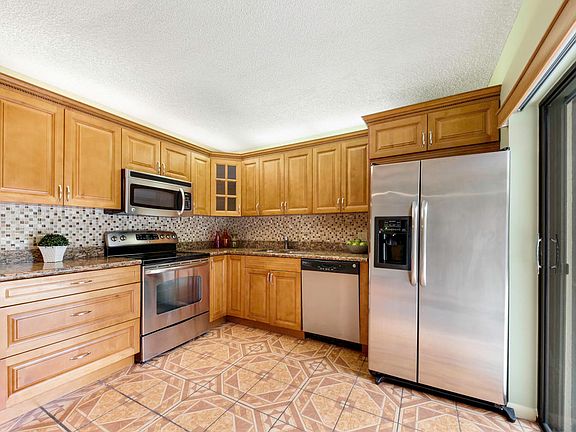 5th image of 2893 SW 22nd Cir #46-A
