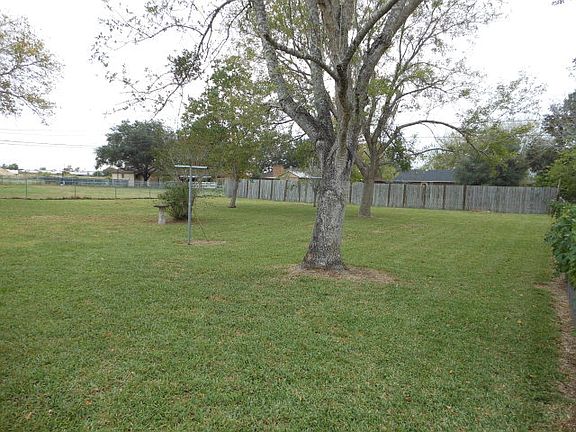 3rd image of 405 Quail Creek Dr