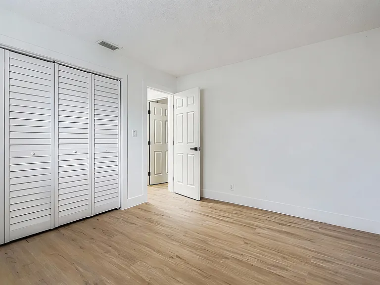 Brisa Apartment Homes — Photo 11
