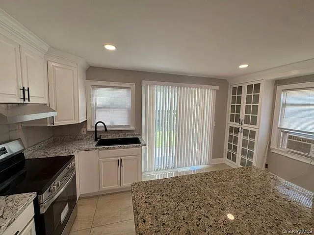 277 Jackson Ave — Photo 9