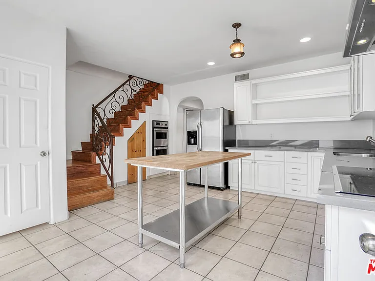449 N Sweetzer Ave — Photo 20