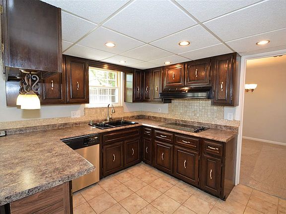 2nd image of 744 Meadow View Dr