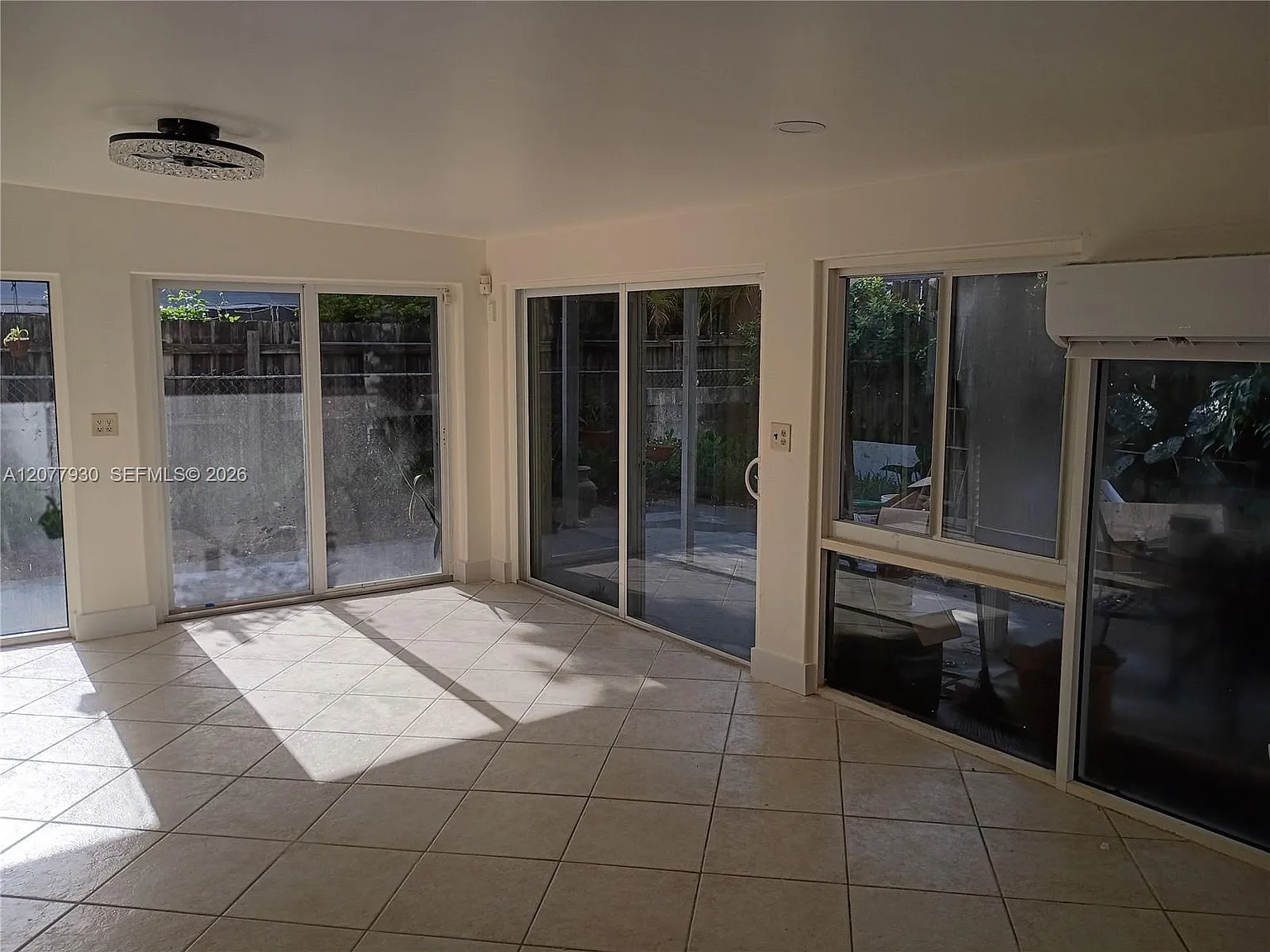 Carolina Heights — Photo 3