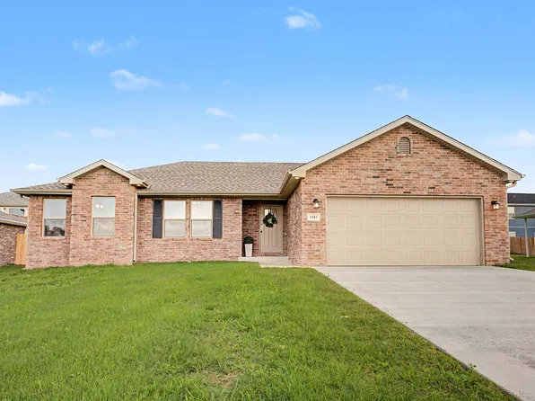 1581 E Charlton St, Republic, MO 65738