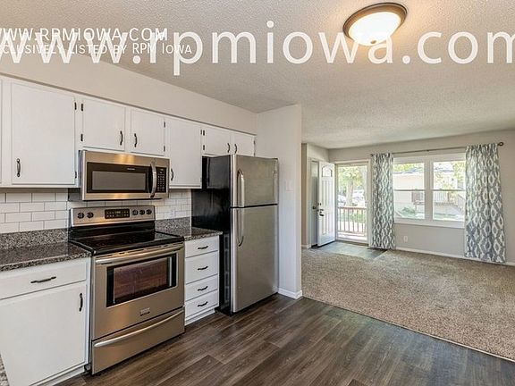3rd image of 2537 NW 17th St