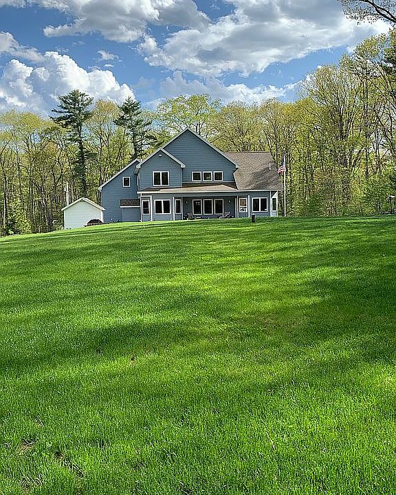 2nd image of 229 Loop Rd