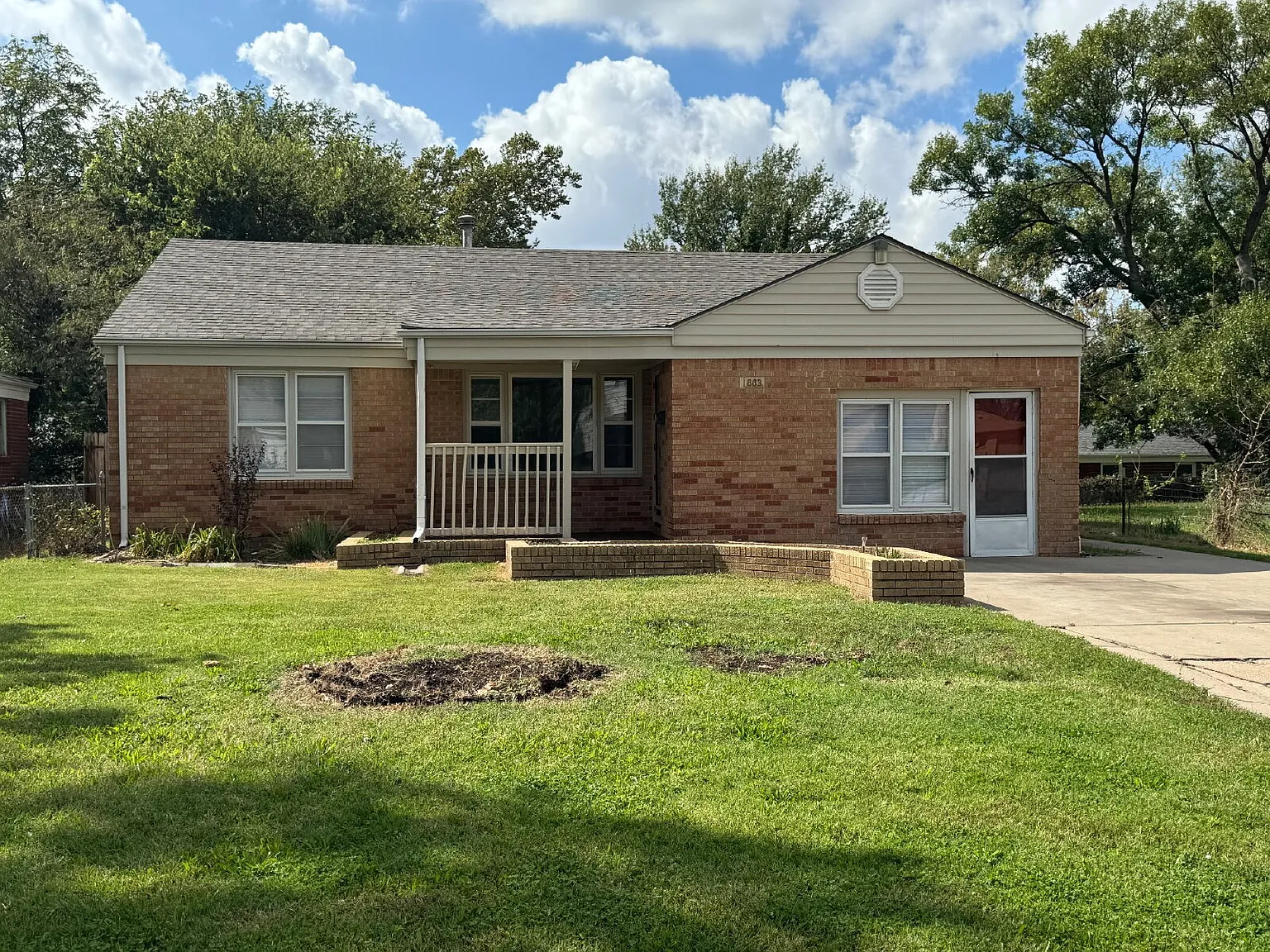 4 bed, 2.0 bath, 1739 sqft, $1,495 — Photo 2
