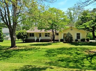 4614 Pond House Rd, Flowery Branch, GA 30542