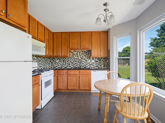 3rd image of 41 Knightsbridge Ct