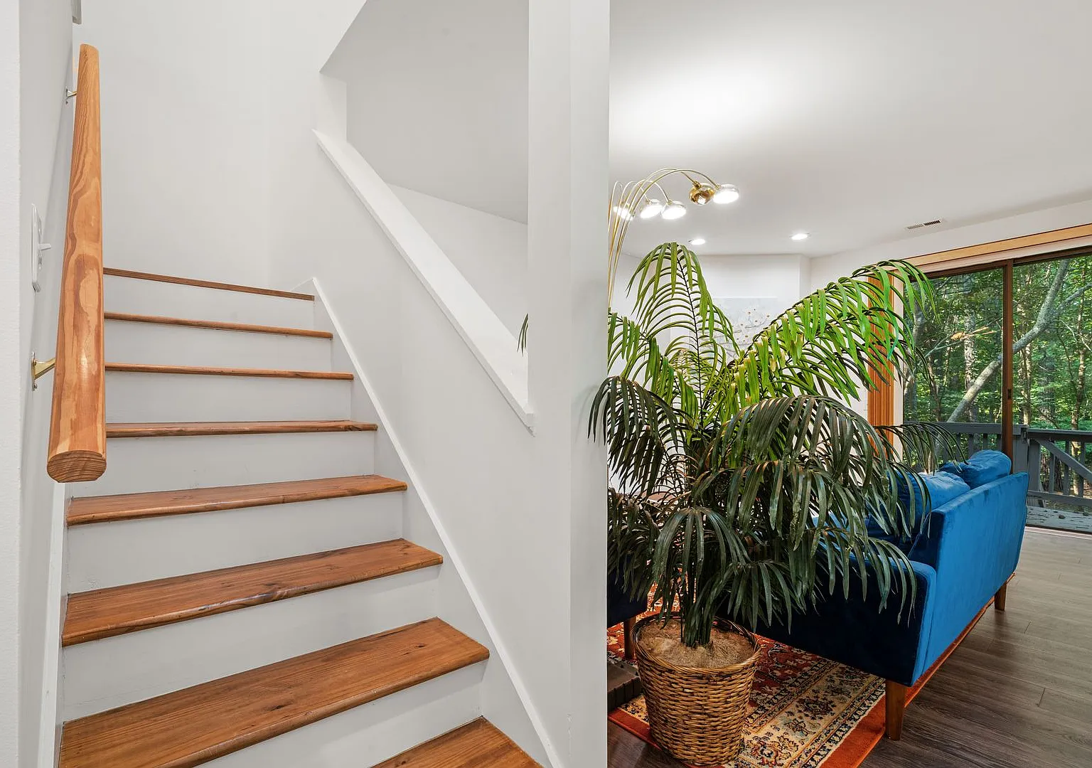 Updated Falconbridge Townhome with Community Amenities — Photo 2