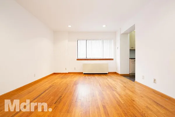 Rented by Mdrn Residential | media 25