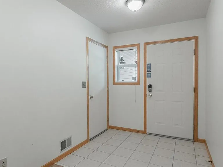 547 Woodduck Dr — Photo 2