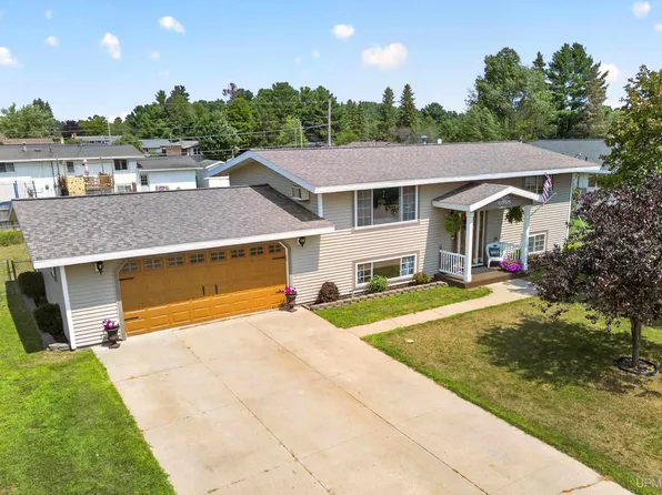 1710 Glenwood Ln, Ishpeming, MI 49849