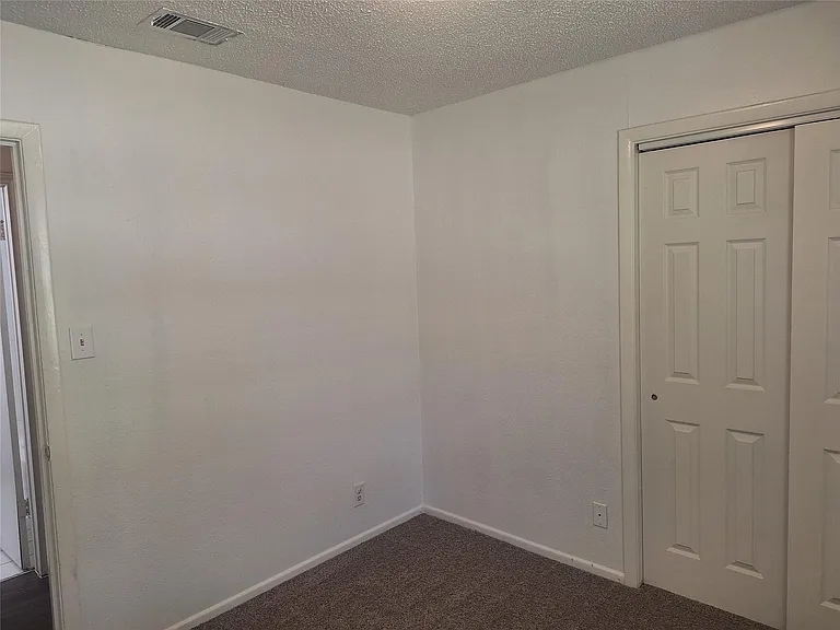6005 Barry Dr — Photo 16
