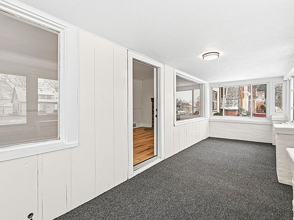3rd image of 626 E Irvington Ave