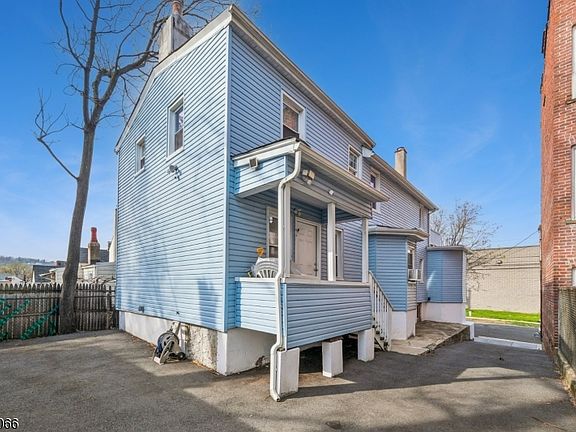 3rd image of 416 Frankfort St