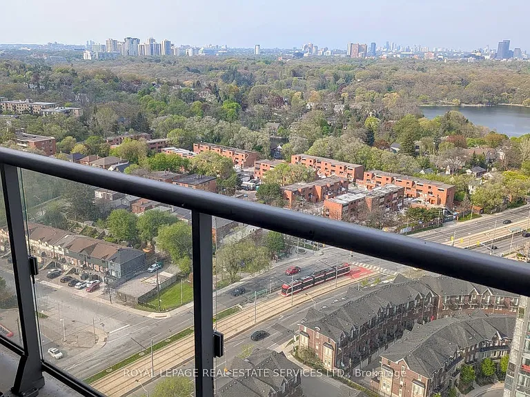 105 The Queensway #2412 — Photo 7