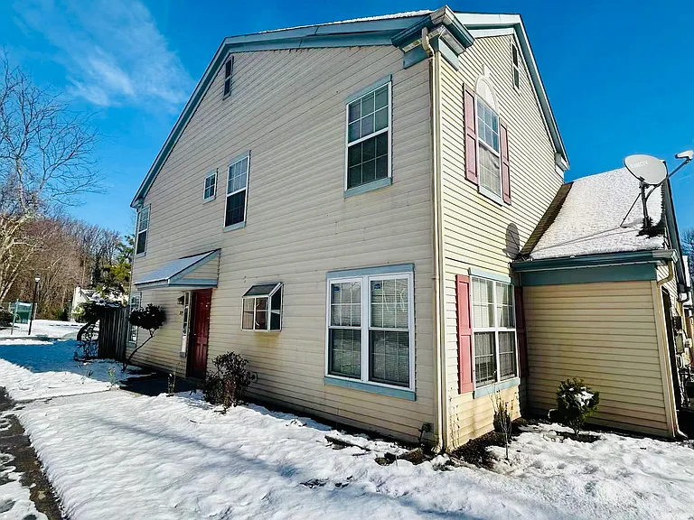 309 Stonebridge Blvd — Photo 1