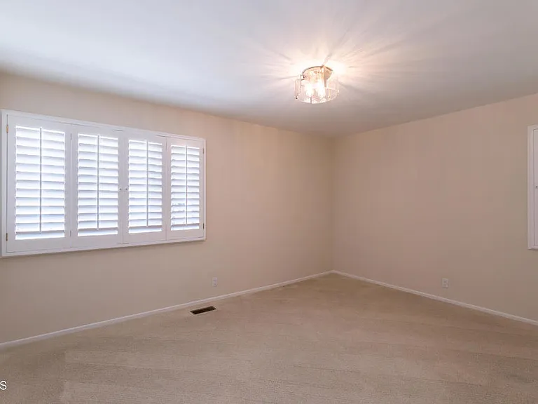 555 Paulette Pl — Photo 21