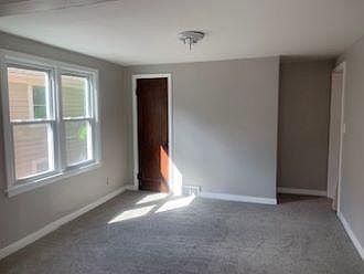 3rd image of 183 Hamilton Dr