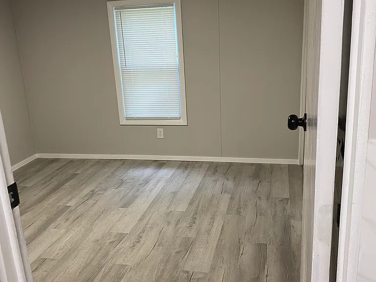 4223 Highway 5 N — Photo 4