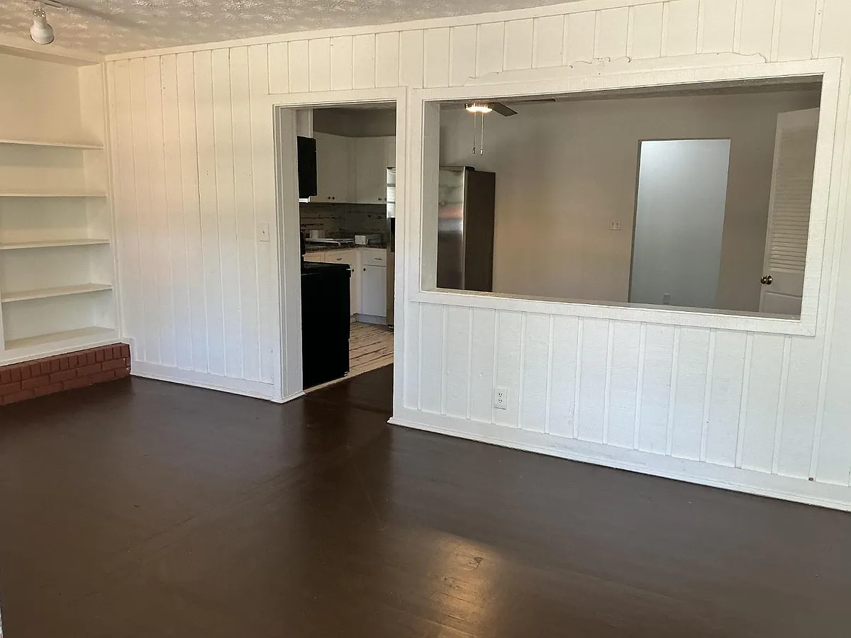 Unit Photo - 2165 Rosebud Rd