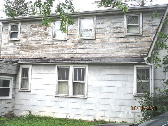 3rd image of 270 N Woodland Dr