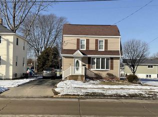 802 S University Ave, Beaver Dam, WI 53916