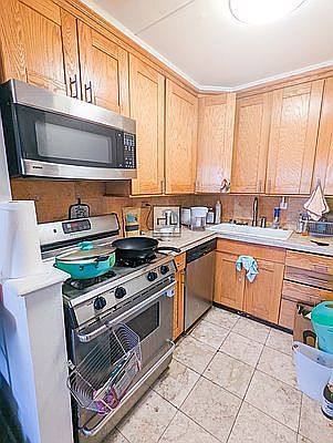 4th image of 300 W 110th St Floor 6