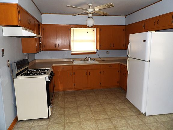 5th image of 4311 NW Hoover Ave