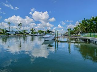 530 Crystal Dr, Madeira Beach, FL 33708