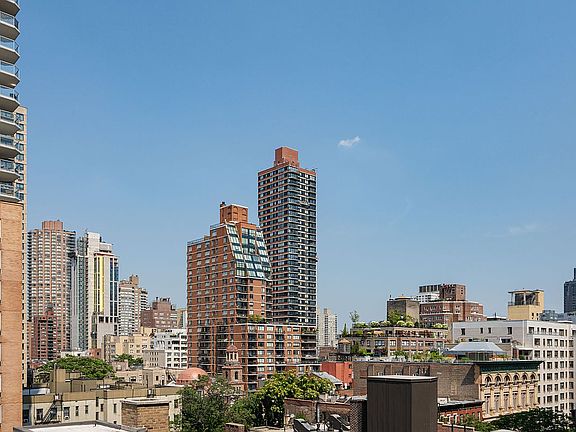5th image of 305 E 72nd St #9H