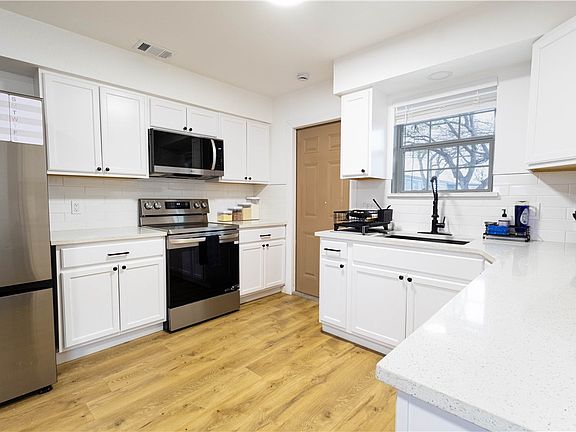 5th image of 2442 Bevecrest Dr