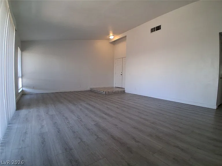 2348 Florence Ave — Photo 3