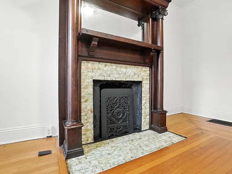 218 Brown St — Photo 8