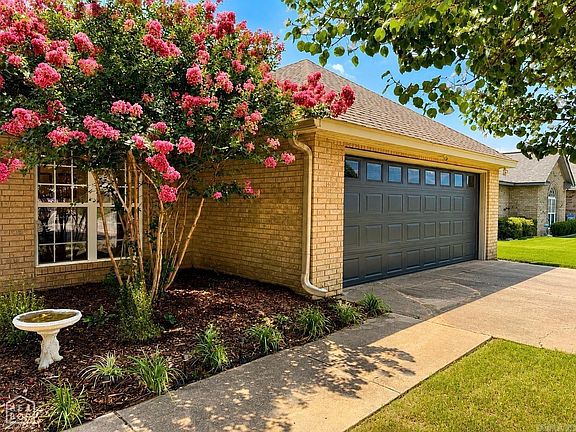 2nd image of 620 Blossom Ln