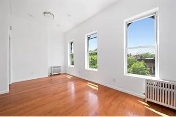 Rented by Nest Seekers International | media 9