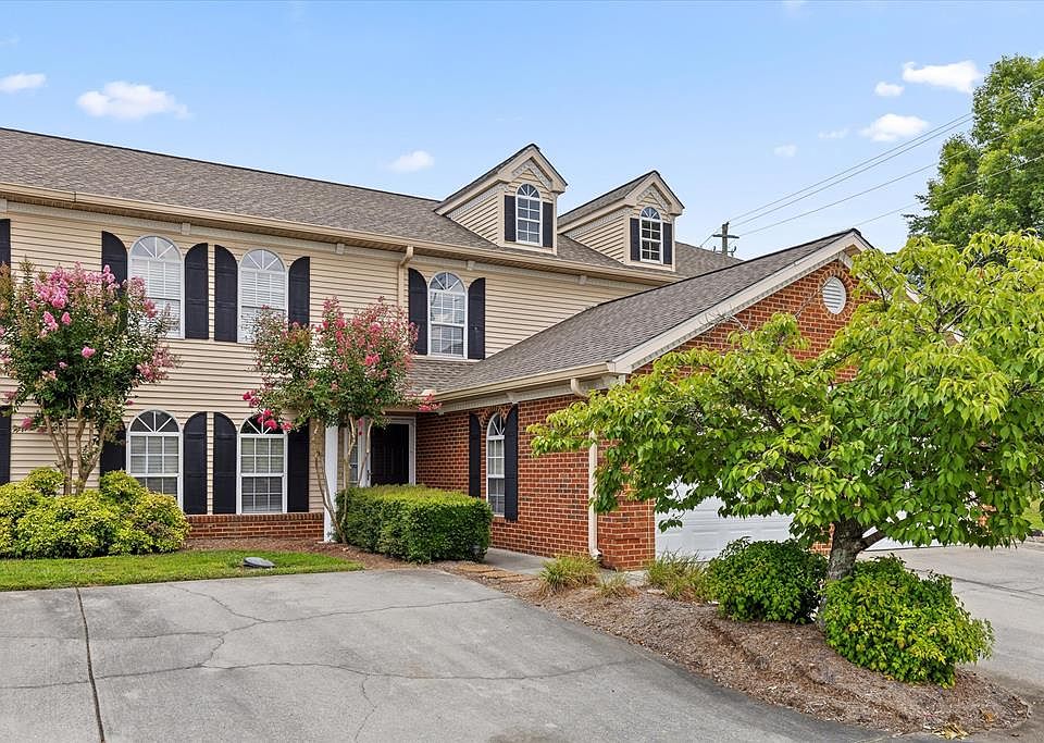1st image of 1700 Water Oak Dr