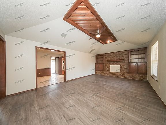 4th image of 13312 Eastvalley Rd