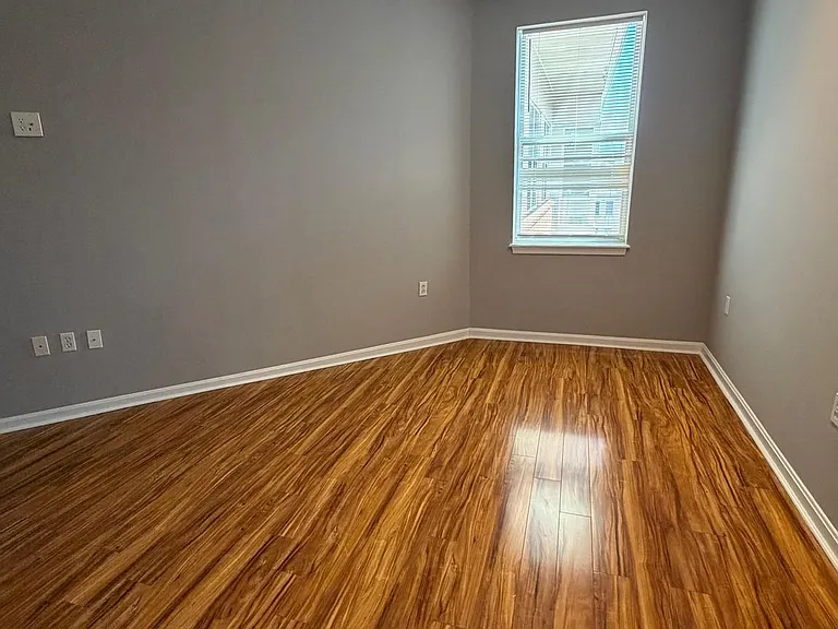 23 Pierside Dr #428 — Photo 8