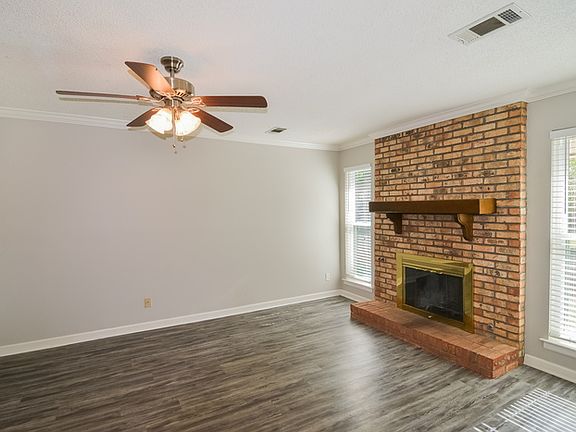 4th image of 2909 Willow Lane Dr