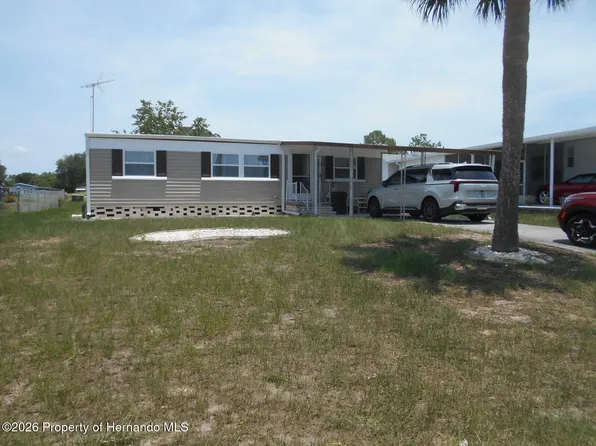 8104 Dinsmore St, Brooksville, FL 34613