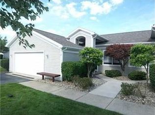 12 Golfwood Dr, Hermitage, PA 16148