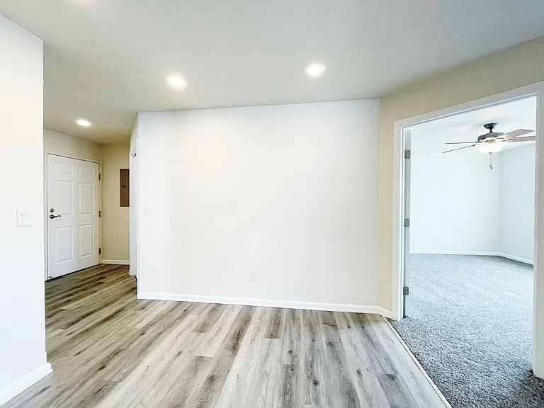 The Heights Apartments — Photo 10