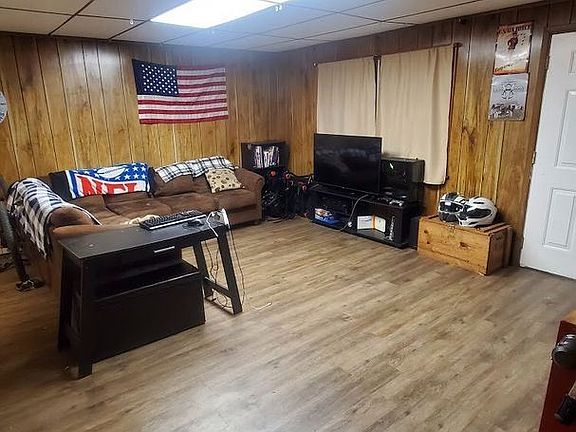 3rd image of 727 Powell Ave